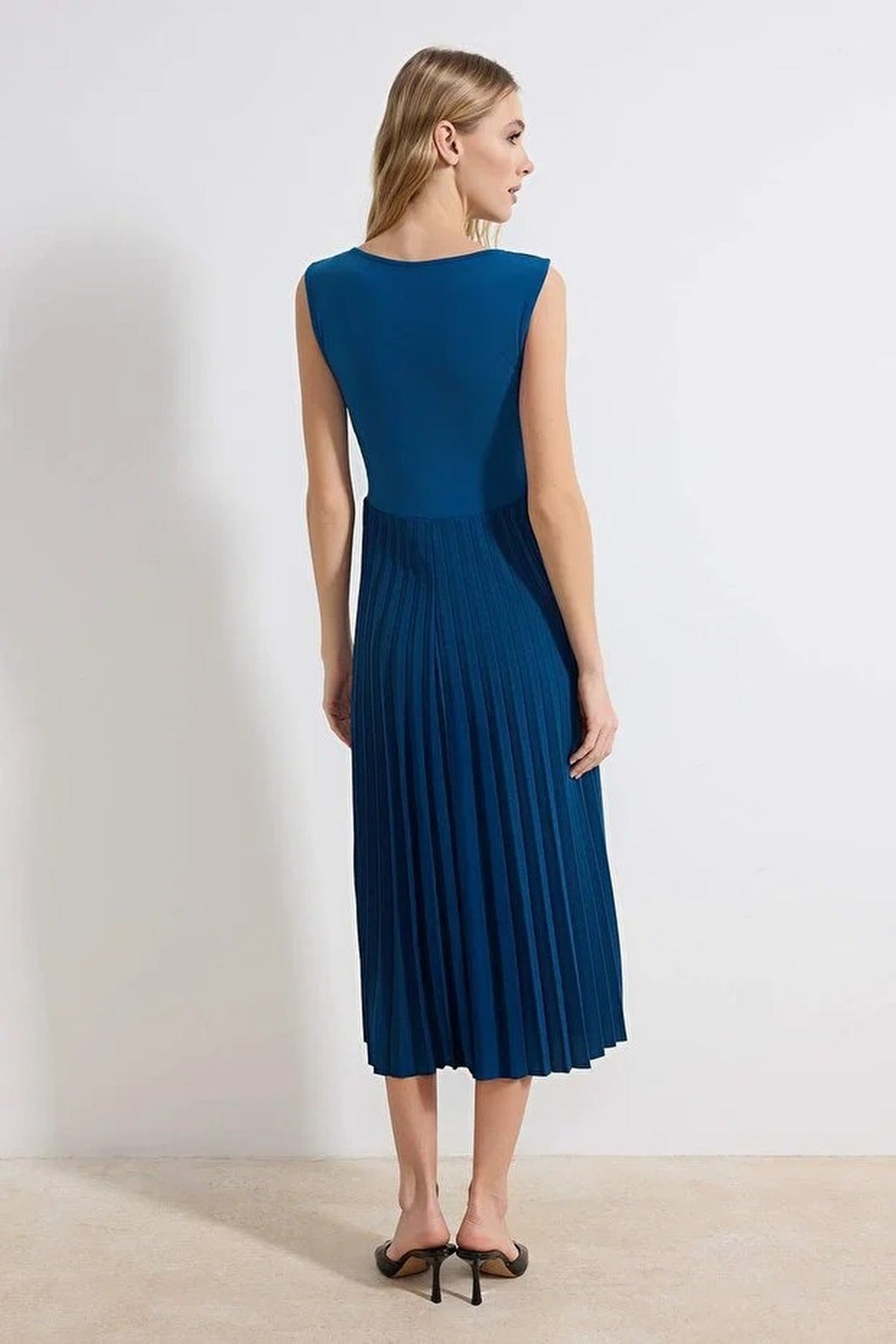 Pleated Lined Sleeveless Stretch Knit Midi Dress