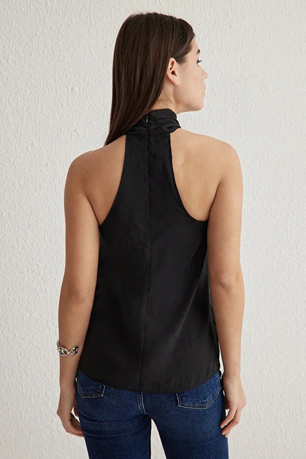 Halter Neck Knotted Woven Blouse