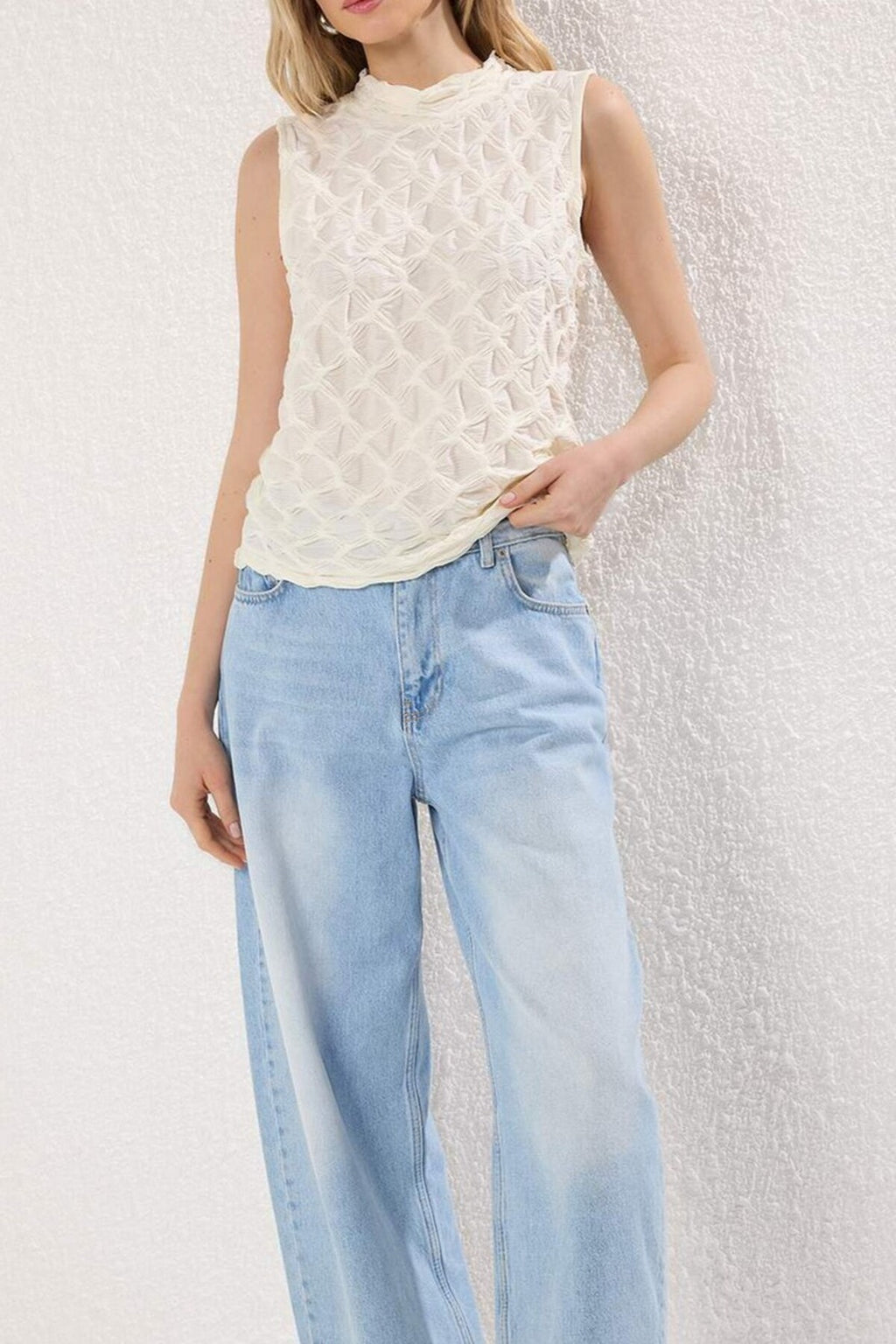 Textured Regular Stretch Knit Blouse