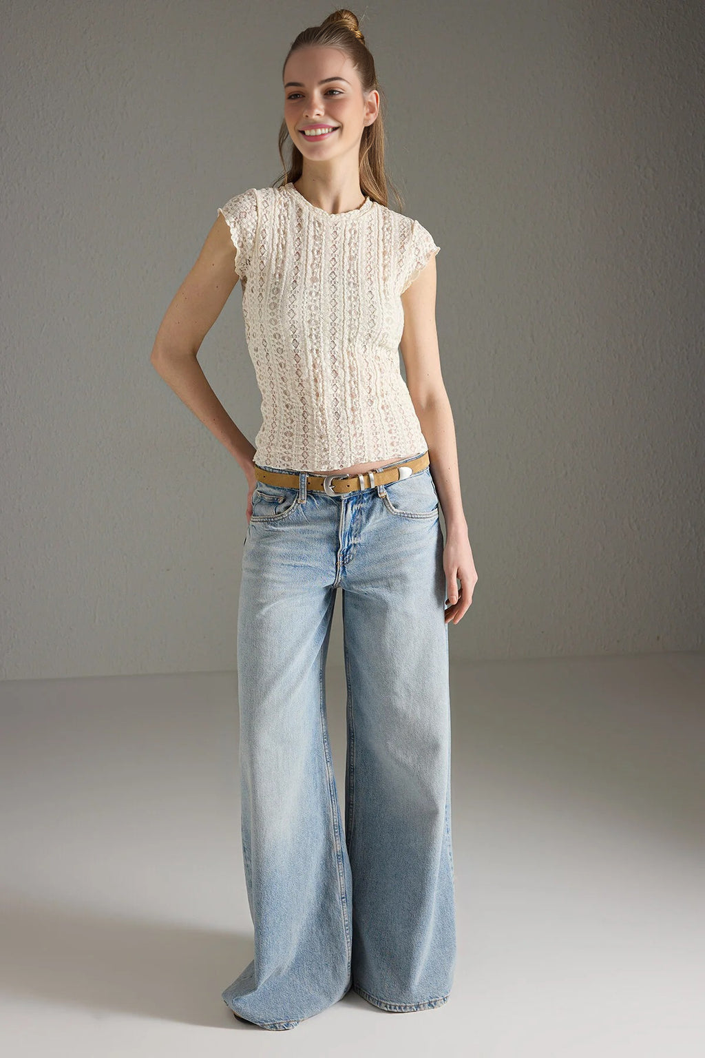 Lace Detail Fitted Moon Sleeve Knit Blouse