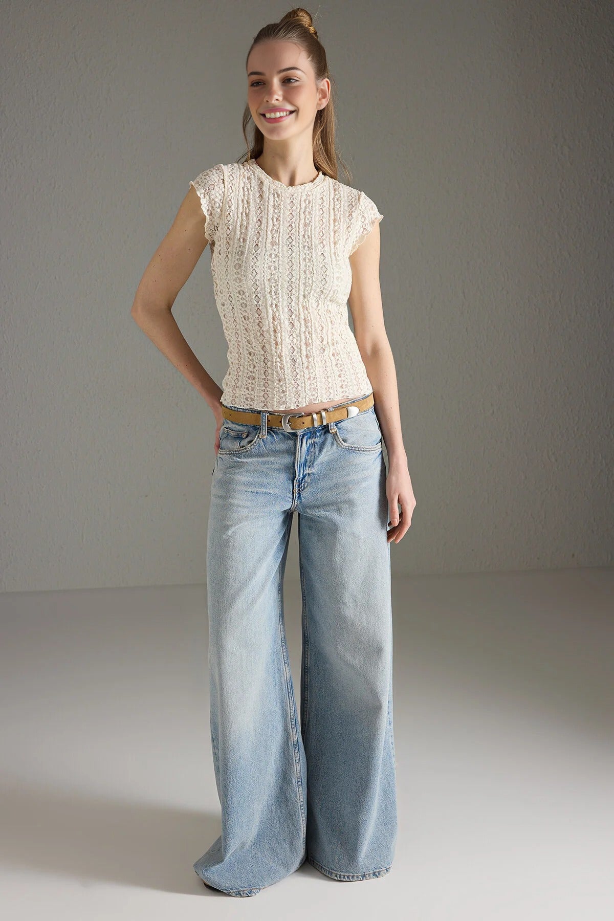 Lace Detail Fitted Moon Sleeve Knit Blouse