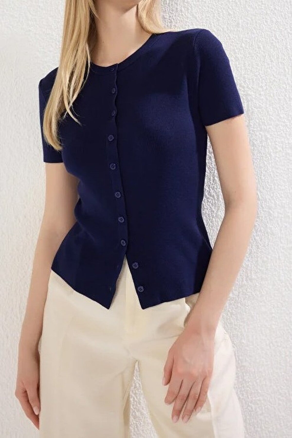 Crew Neck Thin Knit Blouse