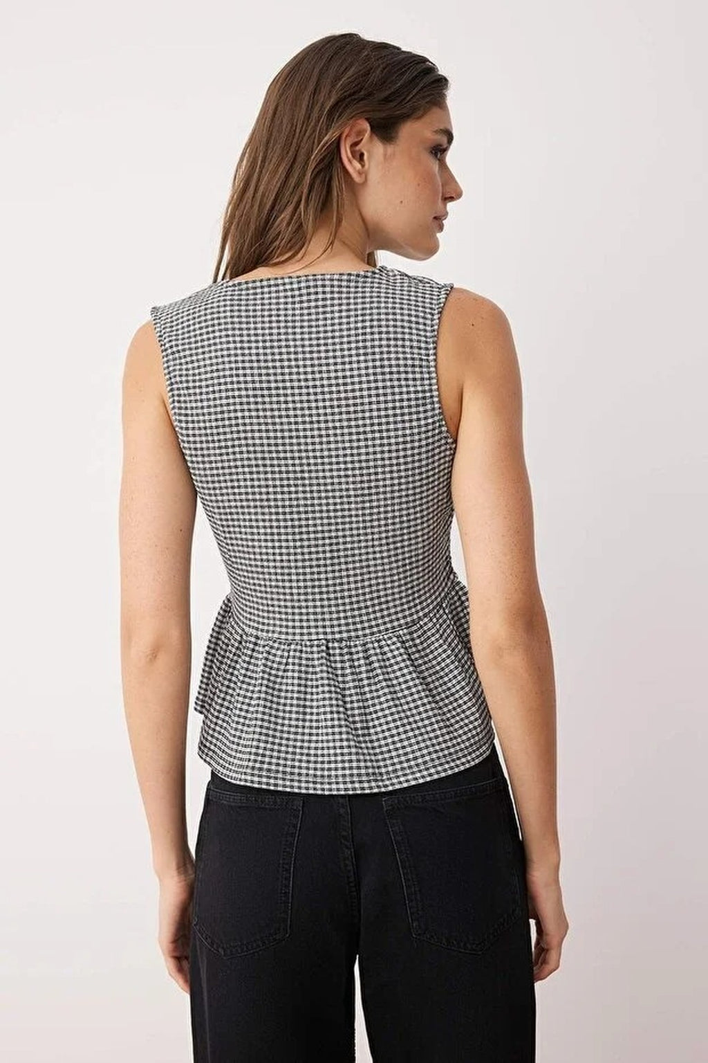 Polka Dot Tie Detail Sleeveless Fitted Knit Blouse