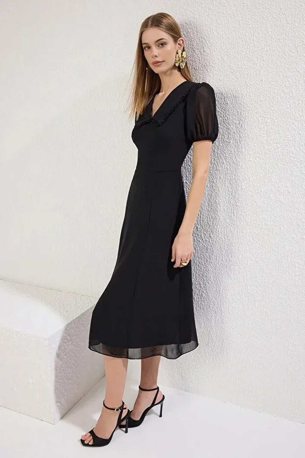 A-Line Neckline Detail Lined Chiffon Midi Dress