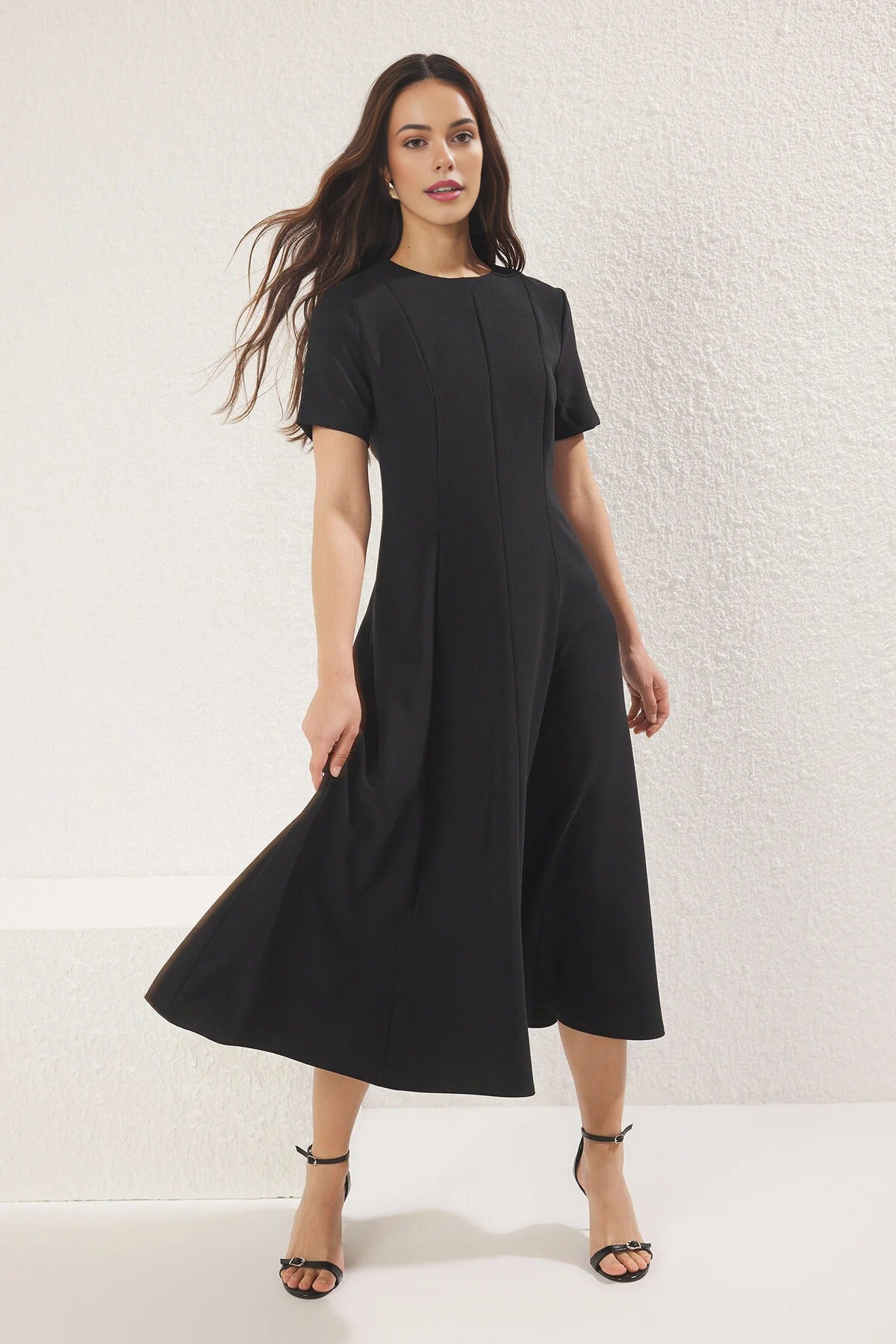 Round Neck Short Sleeve Fit and Flare Midi Dress