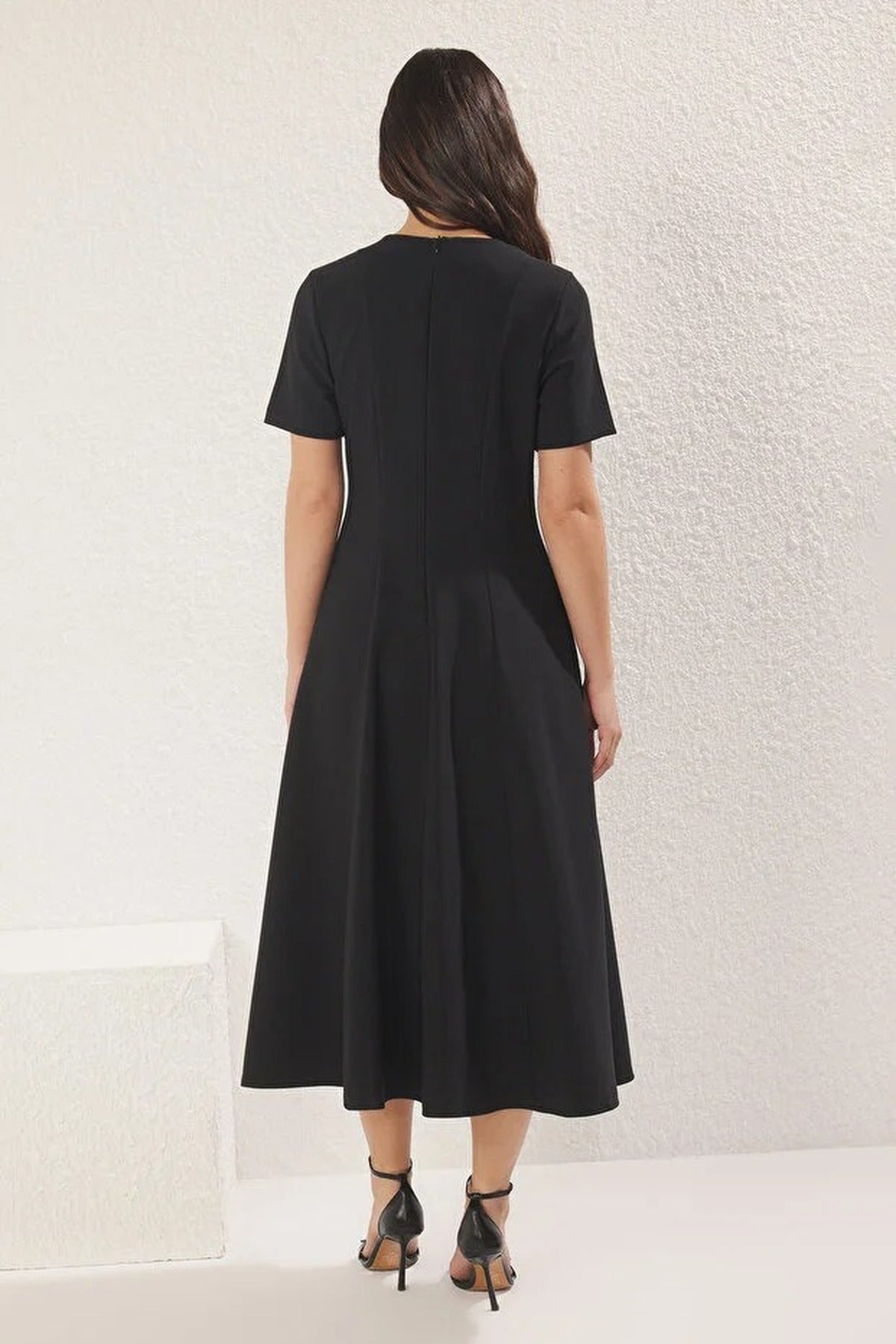 Round Neck Short Sleeve Fit and Flare Midi Dress