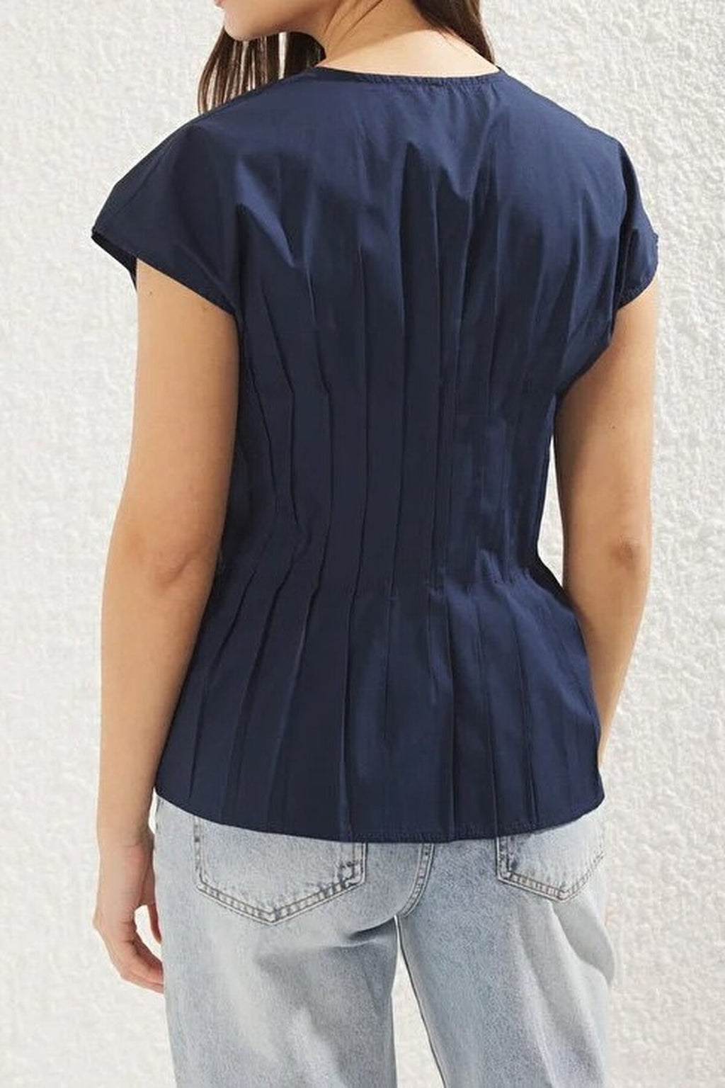 Fitted Woven Shirt with Waist Darts Detail and Tie Closure
