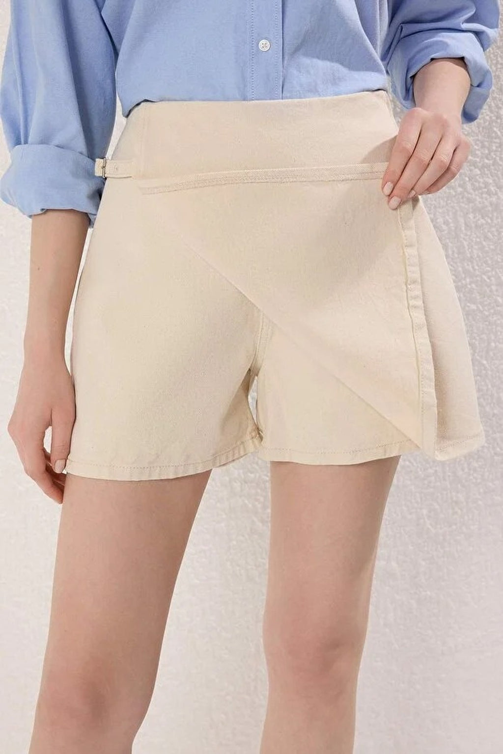 High-Waisted Denim Short Skirt with Accessory Details