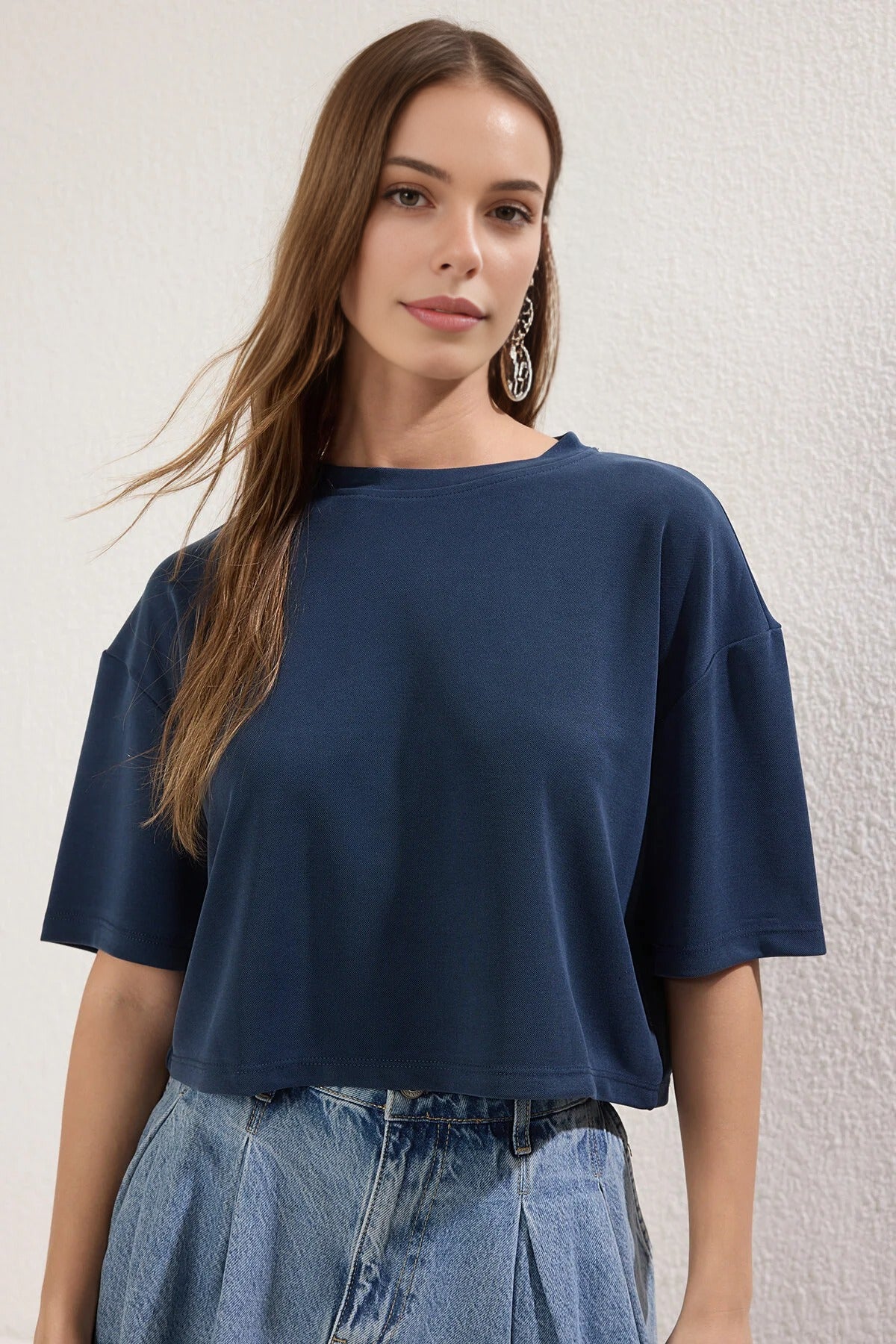 Relaxed Fit Crew Neck Short Sleeve Crop Top