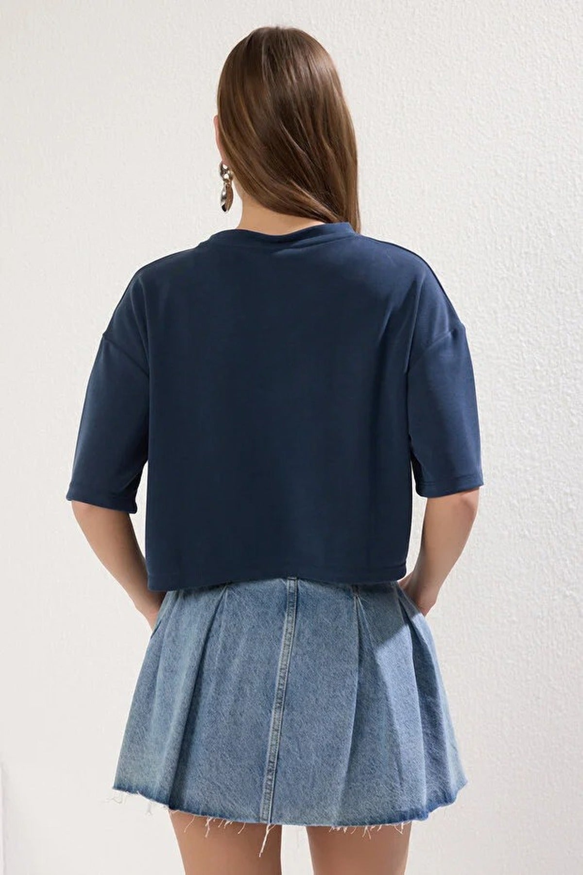 Relaxed Fit Crew Neck Short Sleeve Crop Top