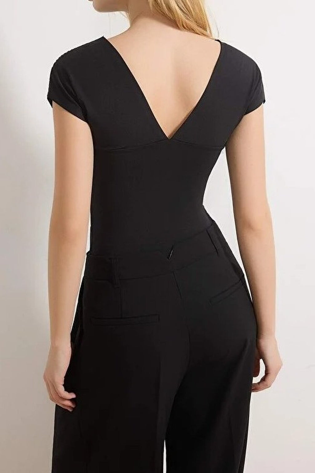 Fitted V-Neck Knitted Bodysuit with Accessory Details