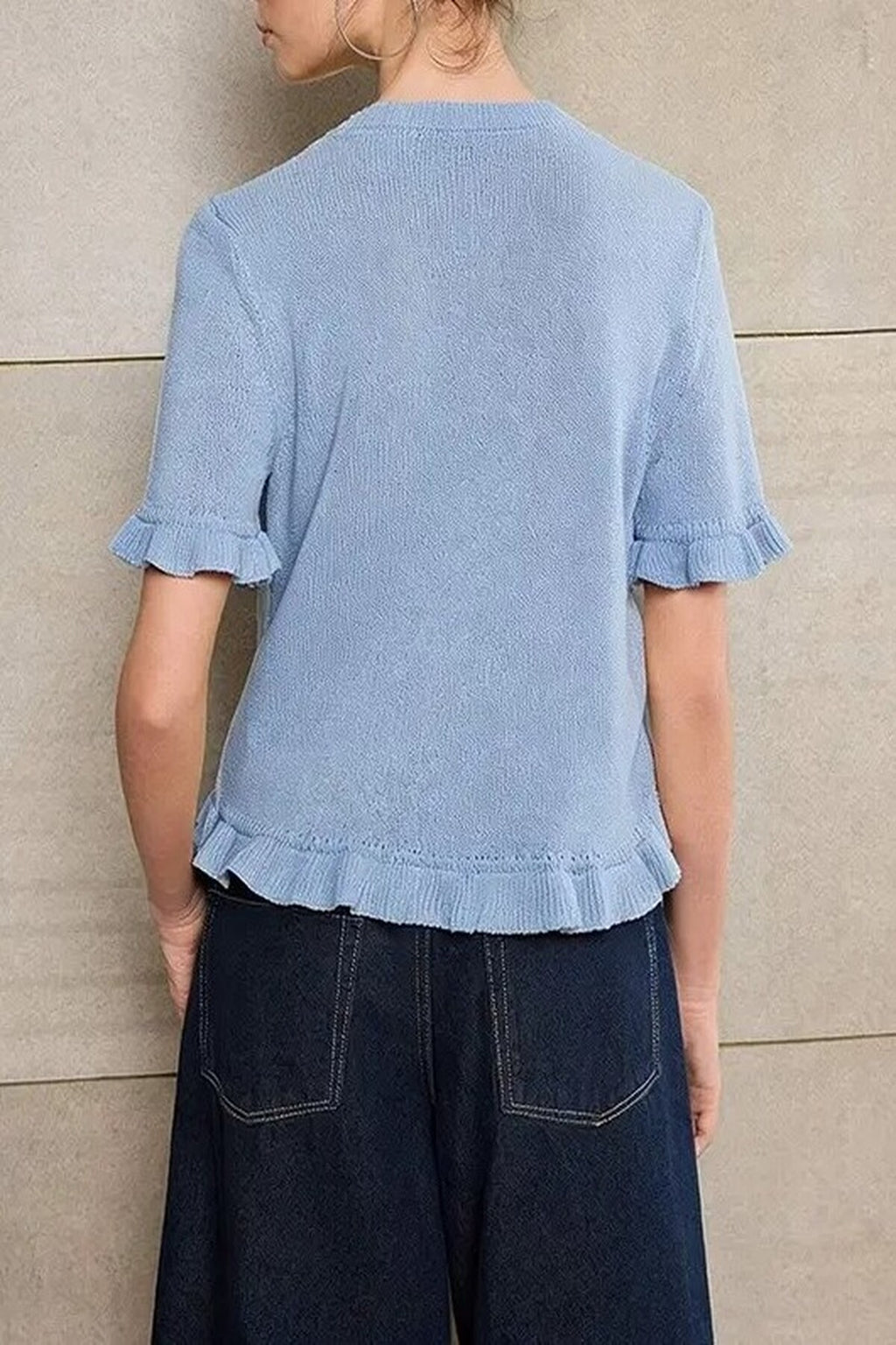 Flower Button Detail Crew Neck Knit Blouse