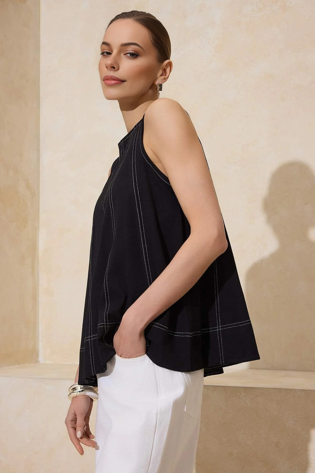 Relaxed Crew Neck Sleeveless Stitched Detail Knitted Blouse