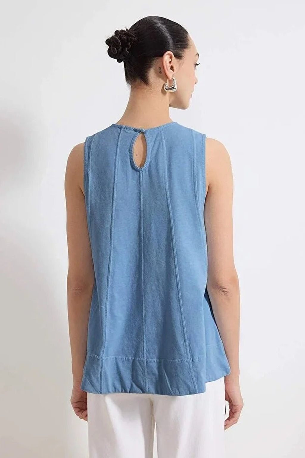 Relaxed Crew Neck Sleeveless Stitched Detail Knitted Blouse
