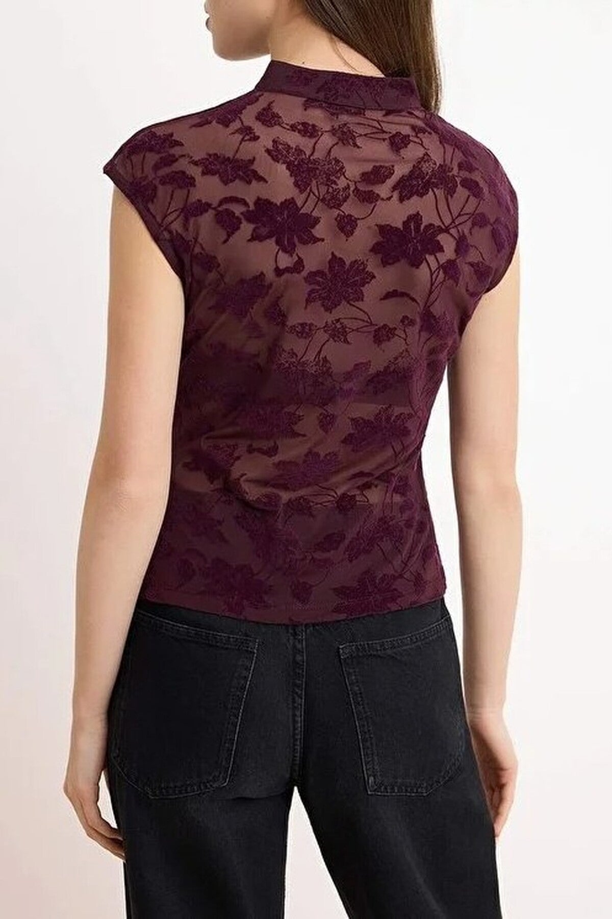 Floral Fitted High Neck Sleeveless Buttoned Lace Knit Blouse