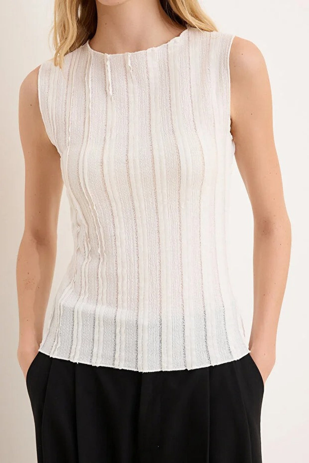 Fitted Sleeveless Textured Knit Blouse
