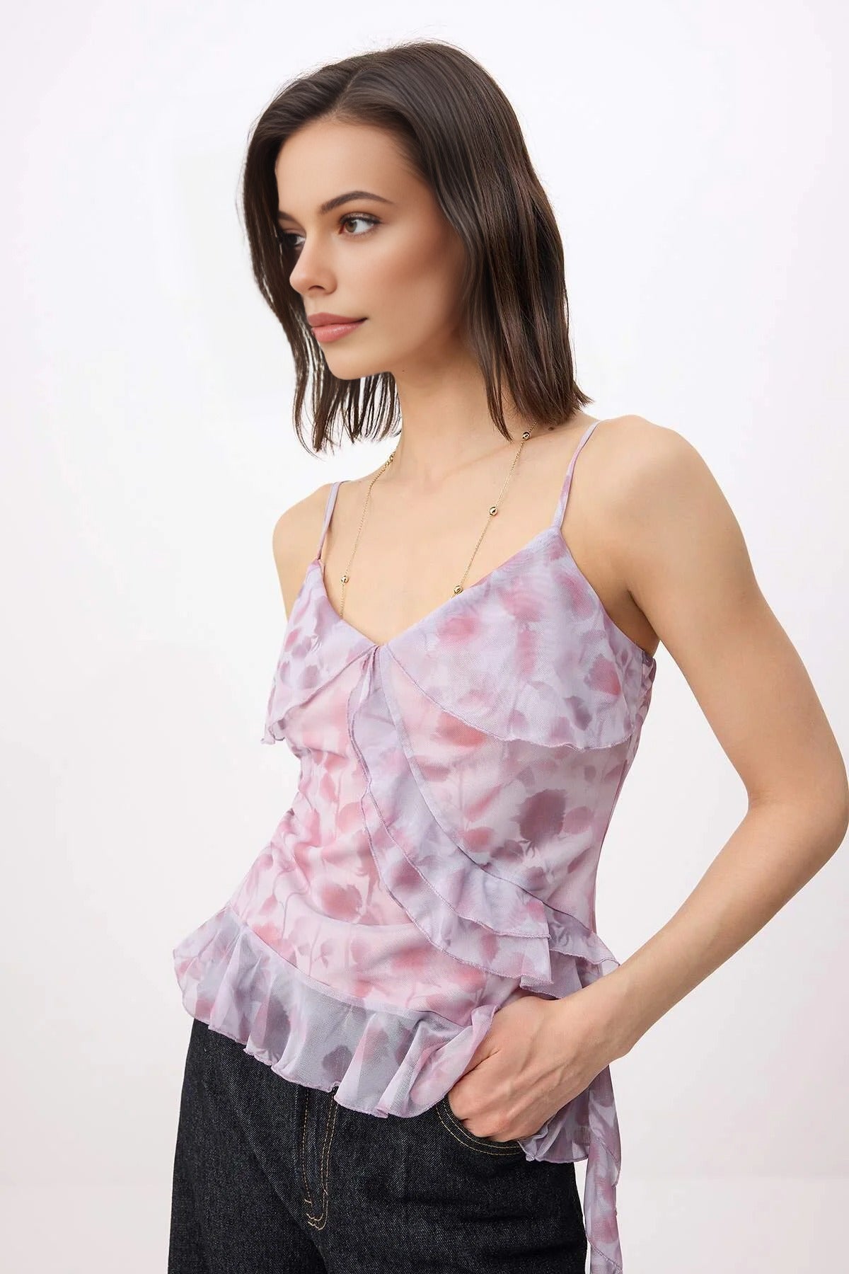 Floral Fitted V-neck Sleeveless Ruffled Tulle Knit Blouse