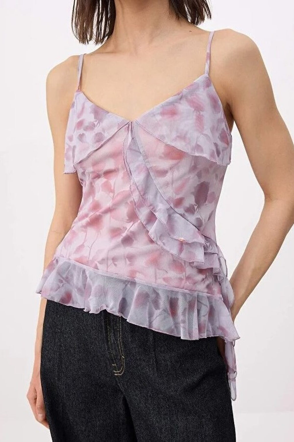 Floral Fitted V-neck Sleeveless Ruffled Tulle Knit Blouse