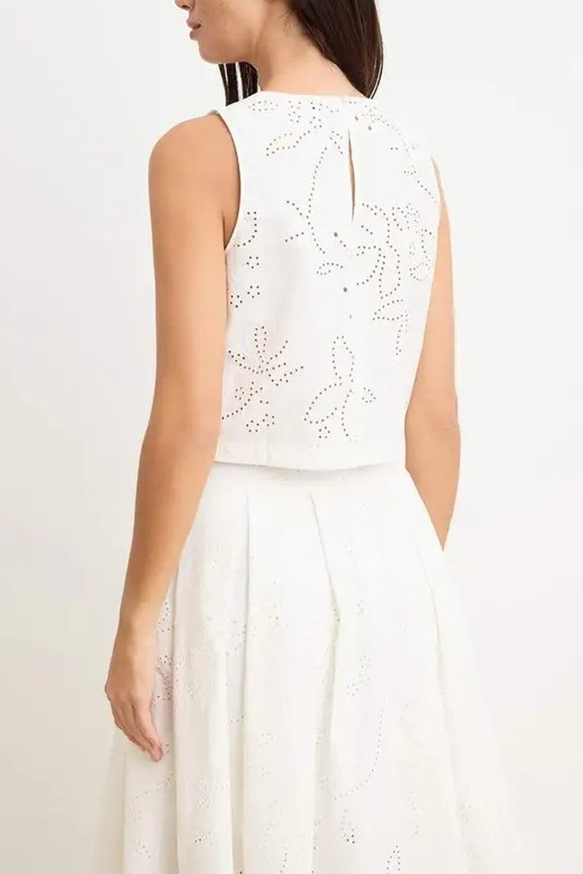 Fisto Floral Embroidered Sleeveless Blouse