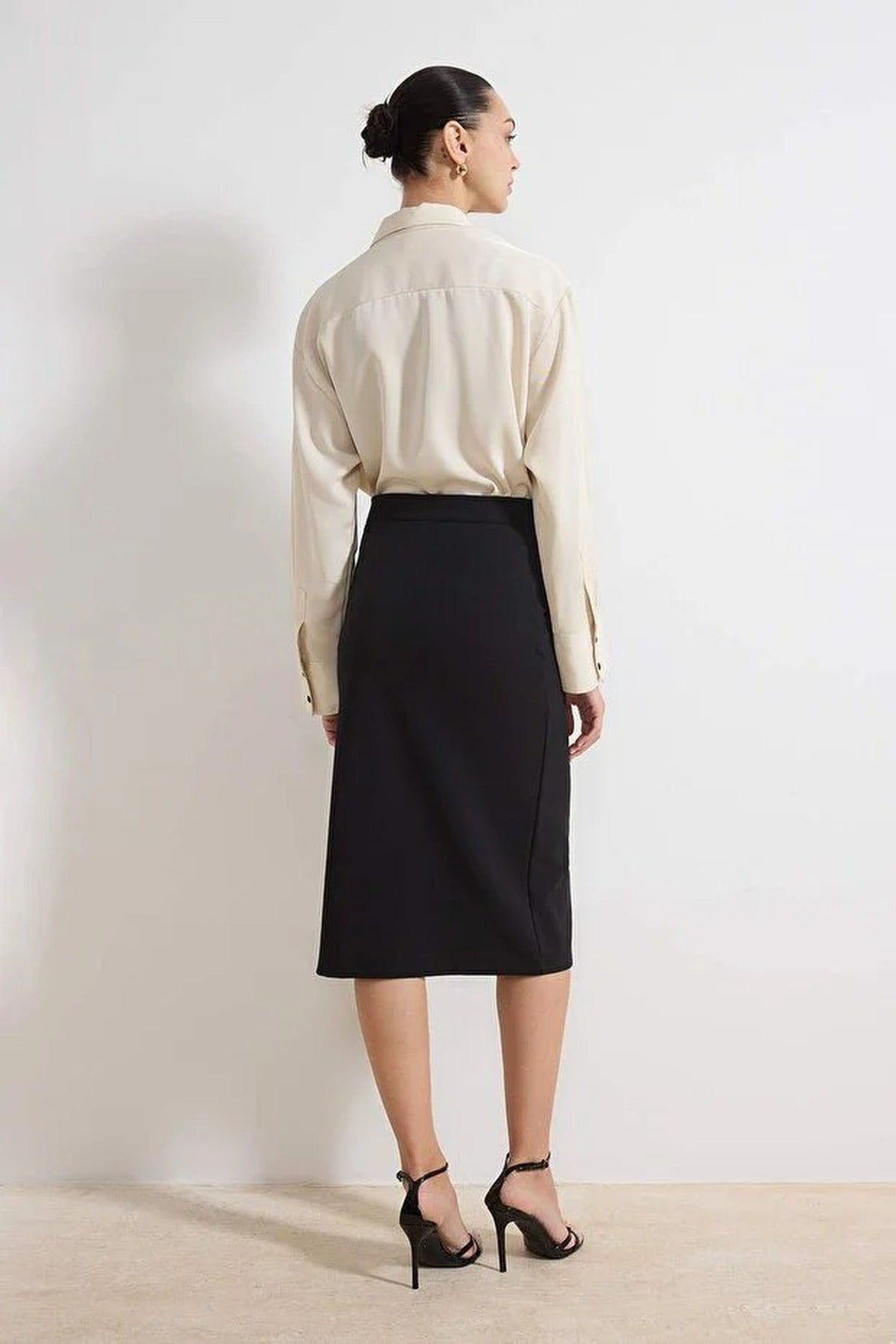 Midi Crepe Knit Pencil Skirt with Accessory Details
