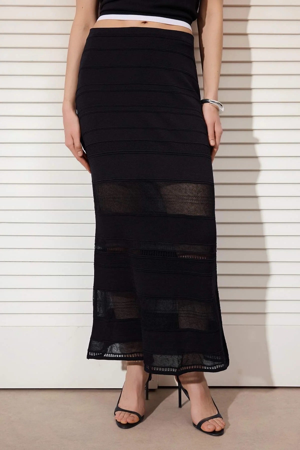 Premium Yarn Maxi Bell Lace Detail Knit Skirt
