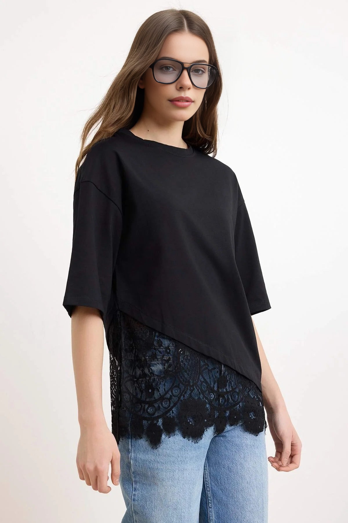 Regular Fit Lace Detail Short Sleeve T-Shirt